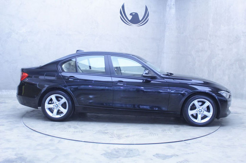 Foto do veículo BMW  320I 2013 55.900 KM 72.900,00