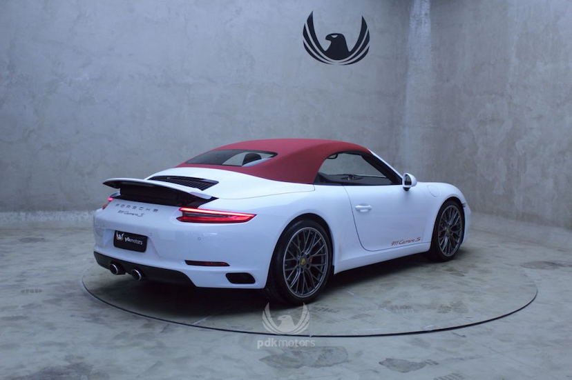 Foto do veículo PORSCHE  911 CARRERA S CABRIOLET 2017 4.475 KM 659.000,00