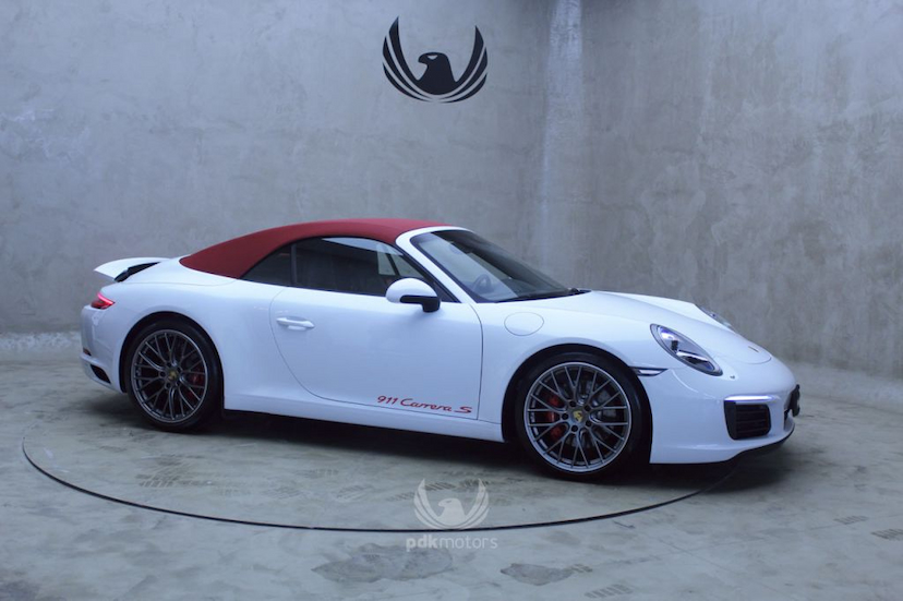 Foto do veículo PORSCHE  911 CARRERA S CABRIOLET 2017 4.475 KM 659.000,00