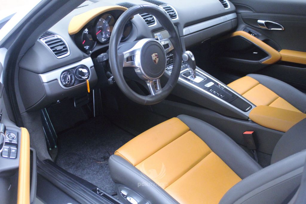 Foto do veículo PORSCHE  CAYMAN S 2015 4.415 KM 349.000,00