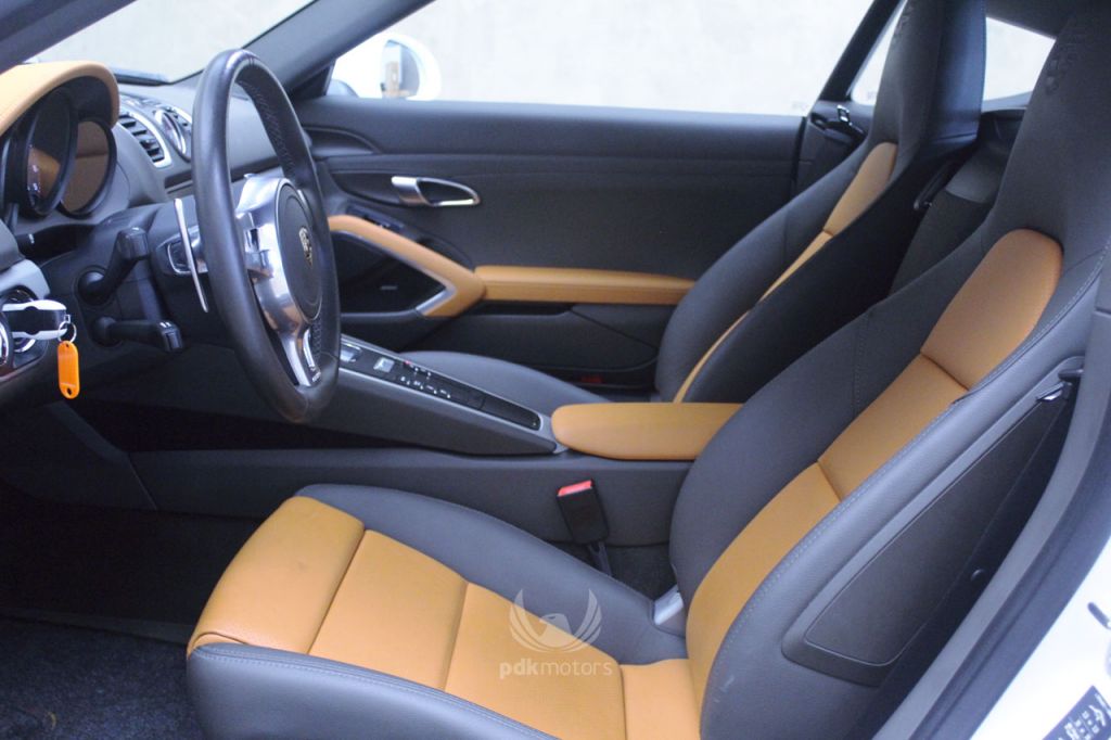 Foto do veículo PORSCHE  CAYMAN S 2015 4.415 KM 349.000,00