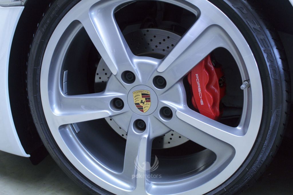 Foto do veículo PORSCHE  CAYMAN S 2015 4.415 KM 349.000,00