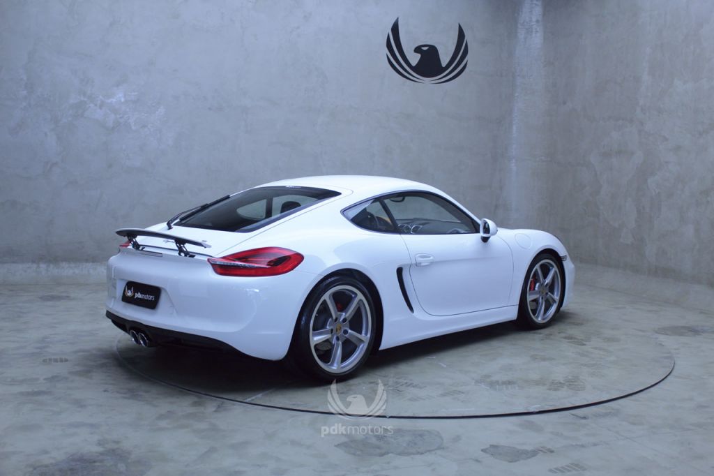Foto do veículo PORSCHE  CAYMAN S 2015 4.415 KM 349.000,00