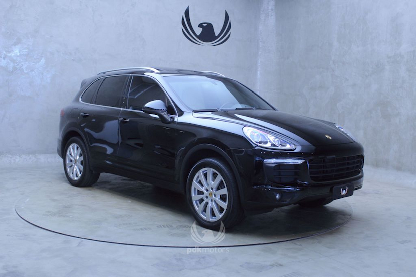 Foto do veículo PORSCHE  CAYENNE V6 2016 46.343 KM 249.000,00