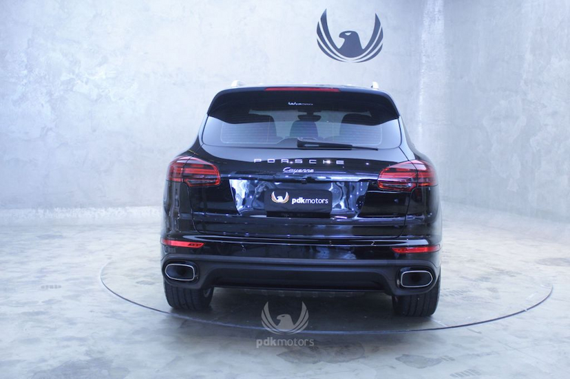 Foto do veículo PORSCHE  CAYENNE V6 2016 46.343 KM 249.000,00