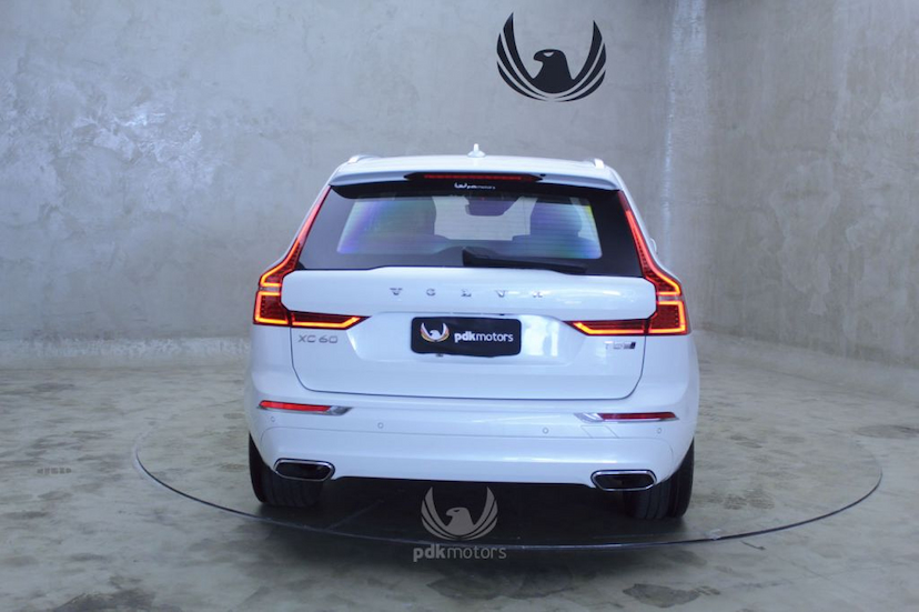 Foto do veículo VOLVO  XC60 T5 INSCRIPTION 2018 21.215 KM 259.000,00