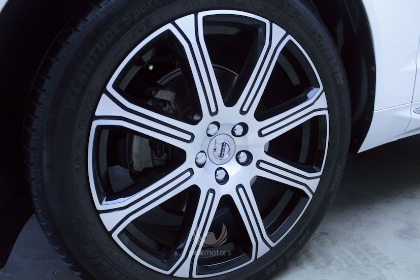 Foto do veículo VOLVO  XC60 T5 INSCRIPTION 2018 21.215 KM 259.000,00