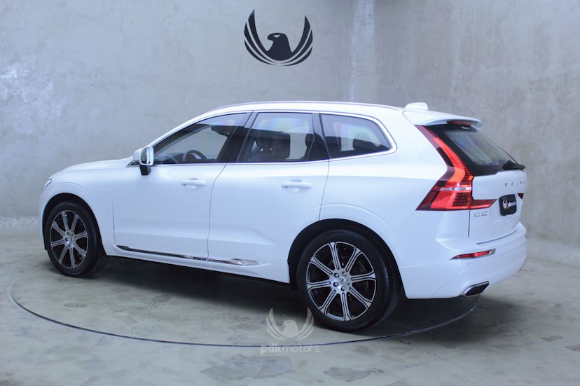 Foto do veículo VOLVO  XC60 T5 INSCRIPTION 2018 21.215 KM 259.000,00