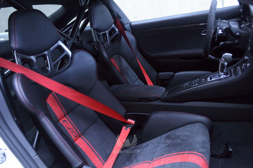 Foto do veículo PORSCHE  911 GT3 2018 2.750 KM 1.225.000,00