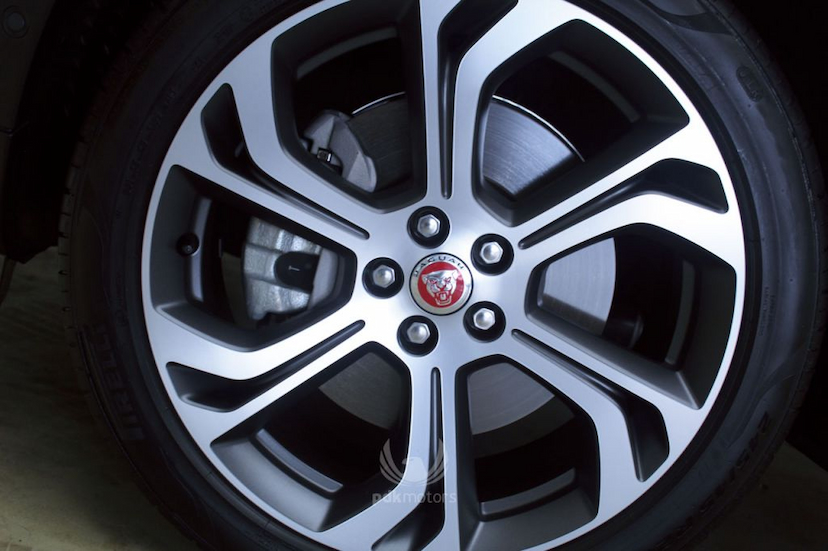 Foto do veículo JAGUAR  E-PACE FIRST EDITION 2018 5.240 KM 255.000,00
