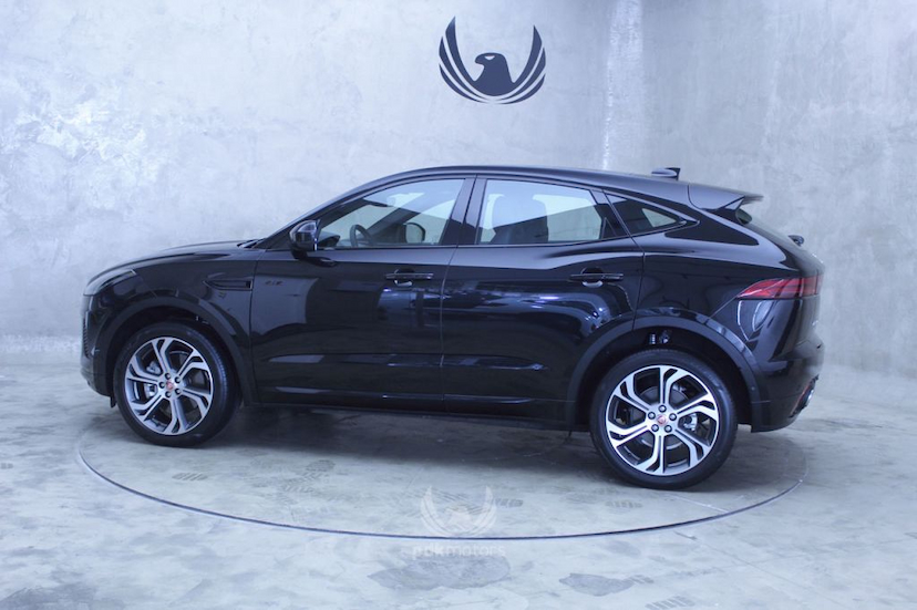 Foto do veículo JAGUAR  E-PACE FIRST EDITION 2018 5.240 KM 255.000,00