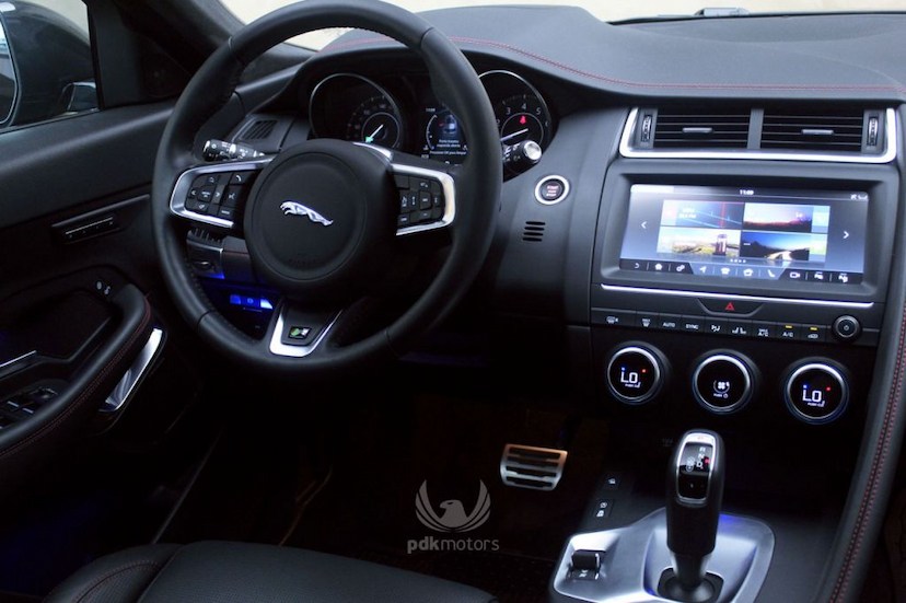 Foto do veículo JAGUAR  E-PACE FIRST EDITION 2018 5.240 KM 255.000,00