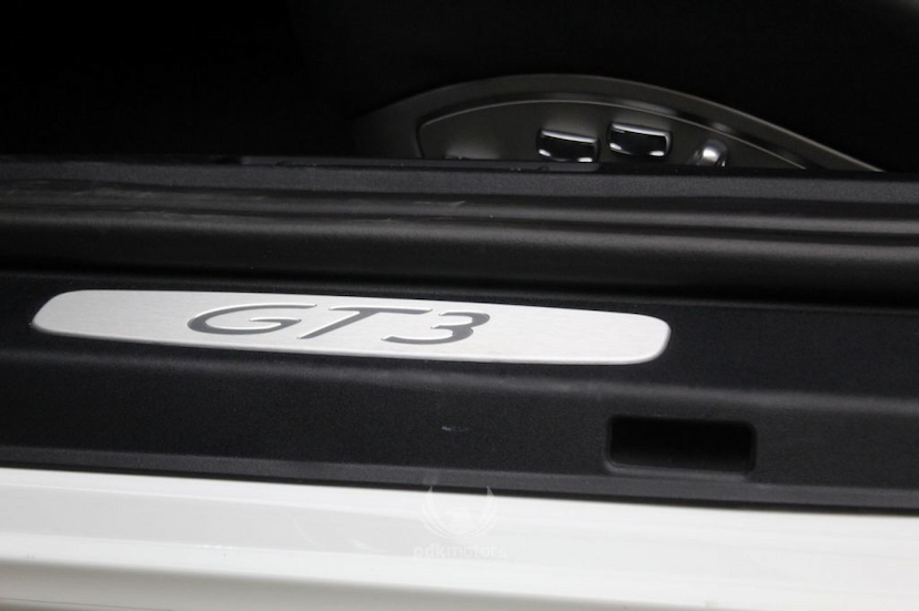 Foto do veículo PORSCHE  911 GT3 2014 21.450 KM 849.990,00