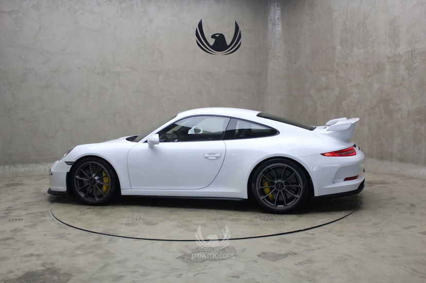 Foto do veículo PORSCHE  911 GT3 2014 21.450 KM 849.990,00
