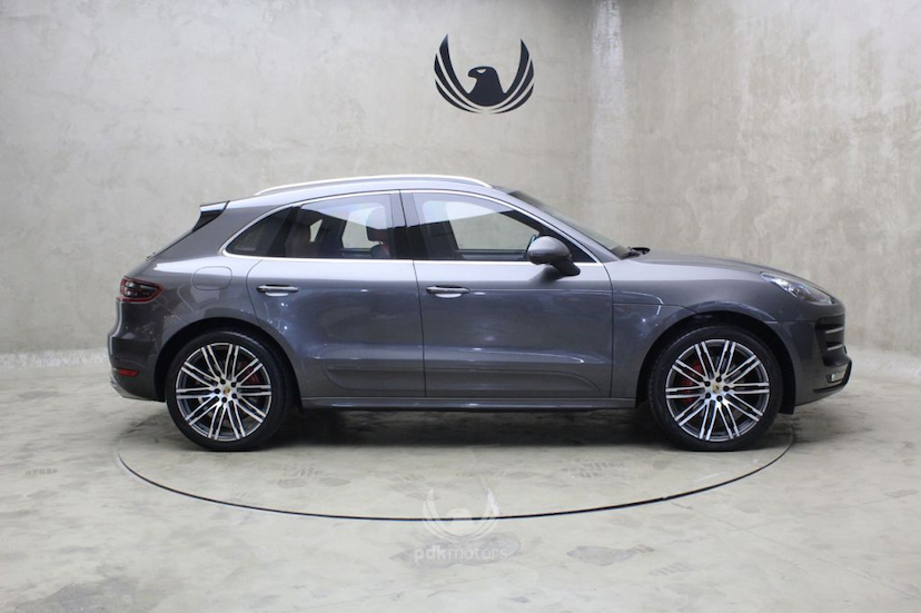 Foto do veículo PORSCHE  MACAN TURBO 2015 36.510 KM 344.900,00