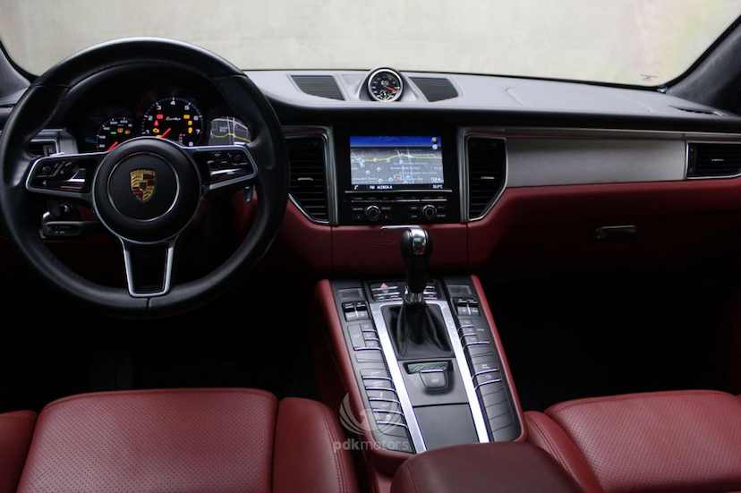 Foto do veículo PORSCHE  MACAN TURBO 2015 36.510 KM 344.900,00