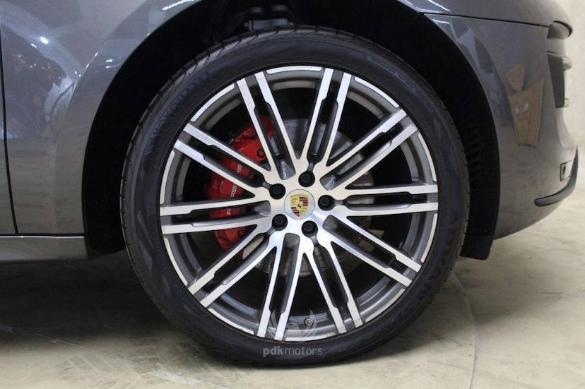 Foto do veículo PORSCHE  MACAN TURBO 2015 36.510 KM 344.900,00