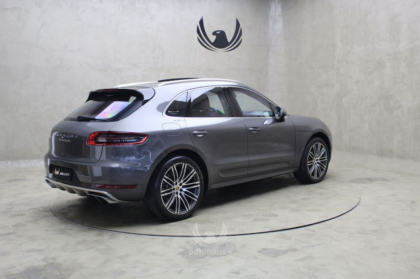 Foto do veículo PORSCHE  MACAN TURBO 2015 36.510 KM 344.900,00