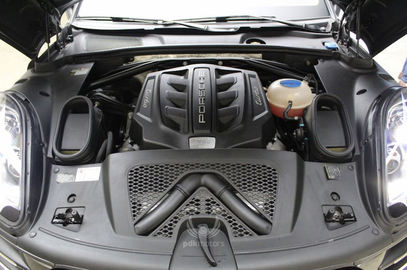 Foto do veículo PORSCHE  MACAN TURBO 2015 36.510 KM 344.900,00