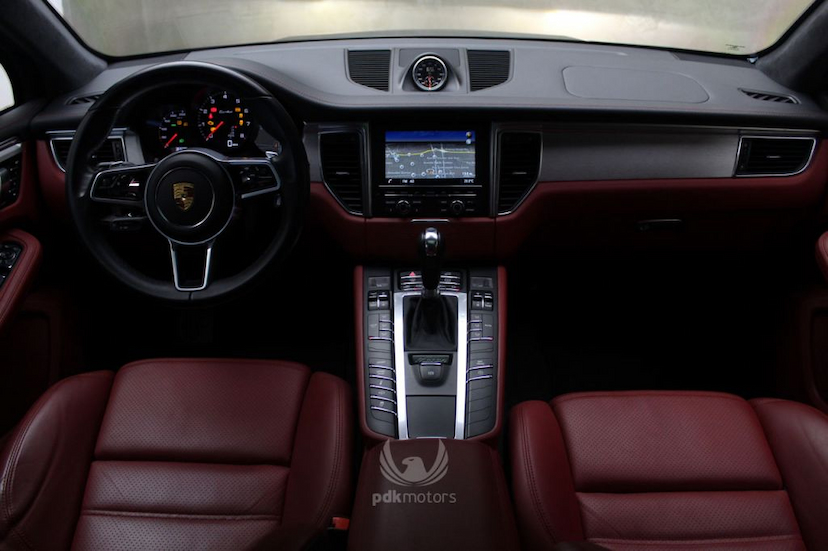 Foto do veículo PORSCHE  MACAN TURBO 2015 36.510 KM 344.900,00