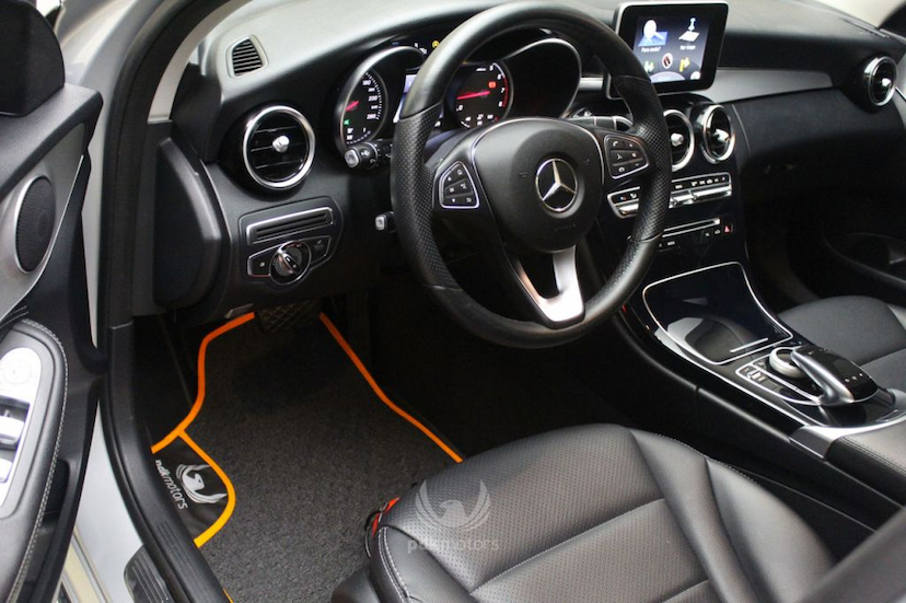 Foto do veículo MERCEDES-BENZ  C180 ESTATE 2015 80.280 KM 110.000,00