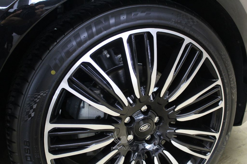Foto do veículo LAND ROVER RANGE ROVER VELAR P380 SE R-DYNAMIC 2018 9.620 KM 399.000,00