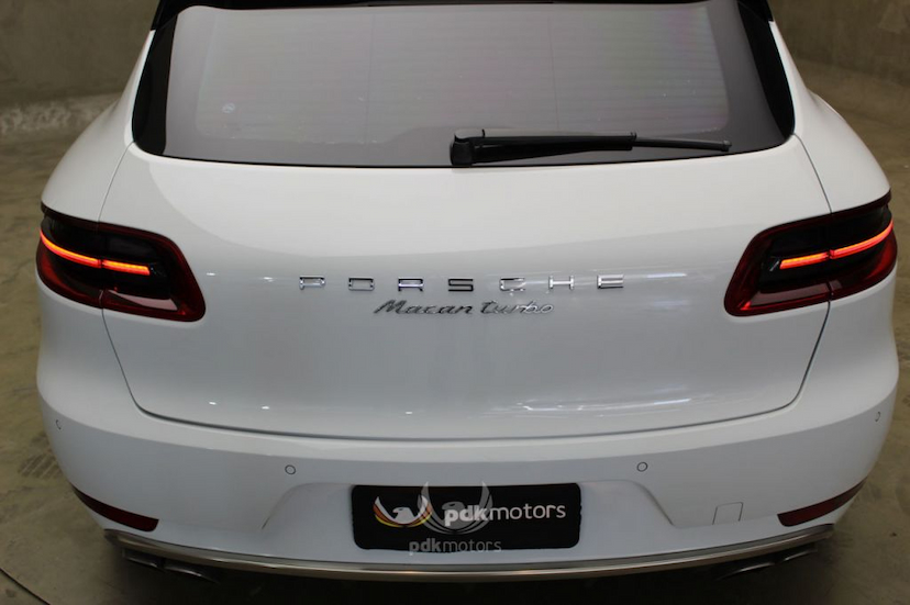 Foto do veículo PORSCHE  MACAN TURBO 2015 27.500 KM 319.000,00