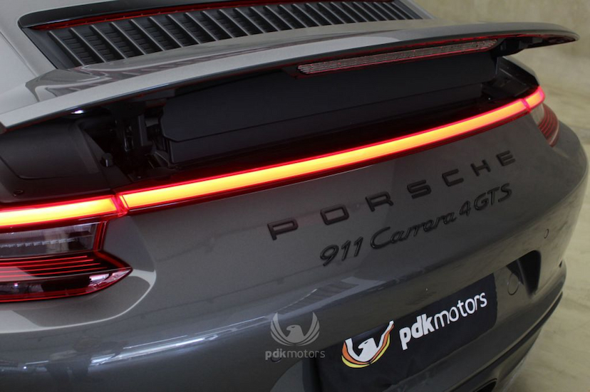 Foto do veículo PORSCHE  911 CARRERA 4 GTS 2017 6.615 KM 679.000,00