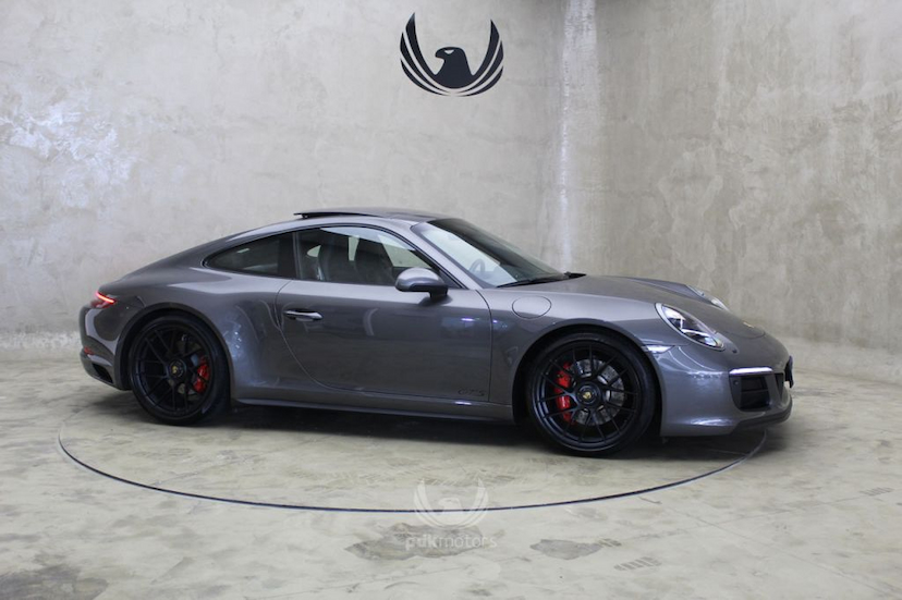 Foto do veículo PORSCHE  911 CARRERA 4 GTS 2017 6.615 KM 679.000,00