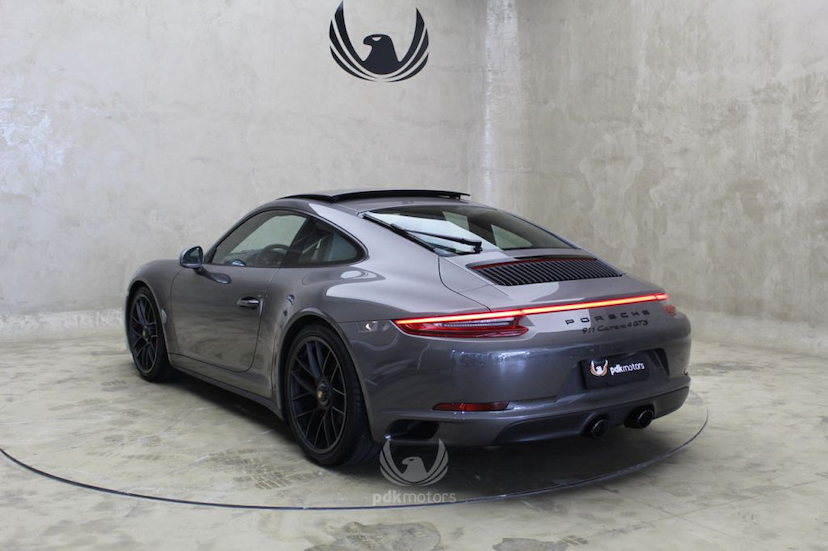 Foto do veículo PORSCHE  911 CARRERA 4 GTS 2017 6.615 KM 679.000,00