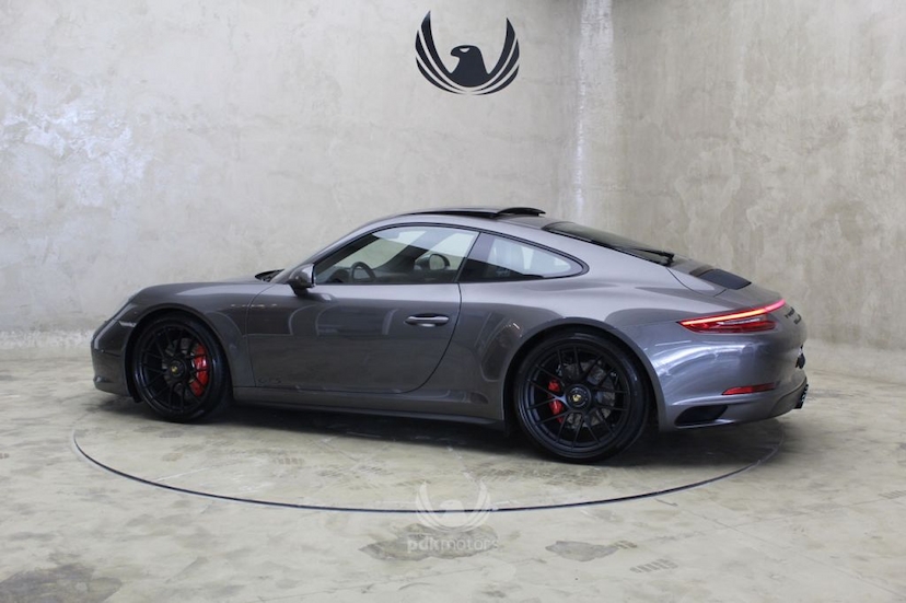 Foto do veículo PORSCHE  911 CARRERA 4 GTS 2017 6.615 KM 679.000,00