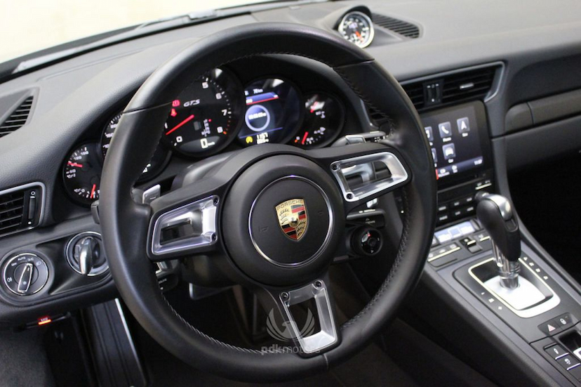 Foto do veículo PORSCHE  911 CARRERA 4 GTS 2017 6.615 KM 679.000,00