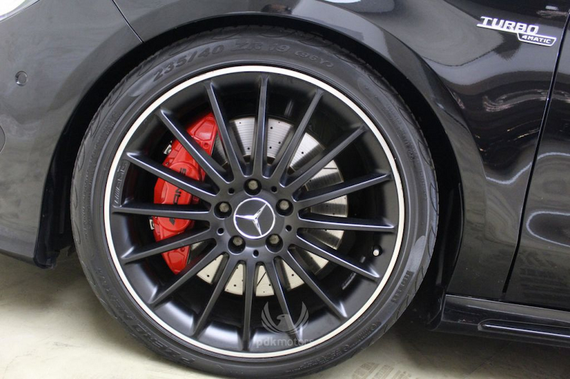 Foto do veículo MERCEDES-BENZ  CLA 45 AMG BLINDADA 2016 24.047 KM 225.000,00