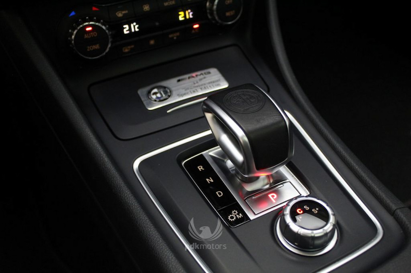 Foto do veículo MERCEDES-BENZ  CLA 45 AMG BLINDADA 2016 24.047 KM 225.000,00