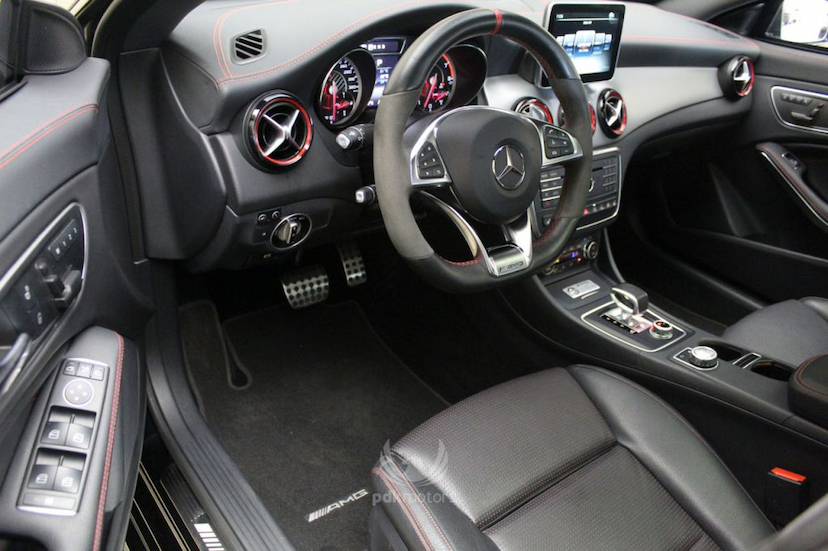 Foto do veículo MERCEDES-BENZ  CLA 45 AMG BLINDADA 2016 24.047 KM 225.000,00