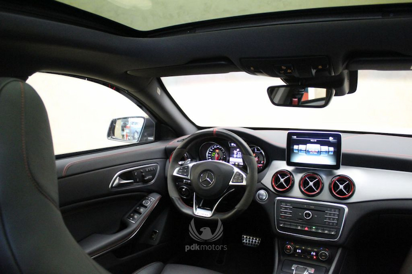 Foto do veículo MERCEDES-BENZ  CLA 45 AMG BLINDADA 2016 24.047 KM 225.000,00