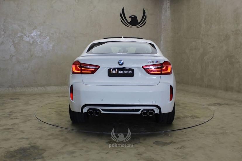 Foto do veículo BMW  X6 M 2016 31.450 KM 359.000,00