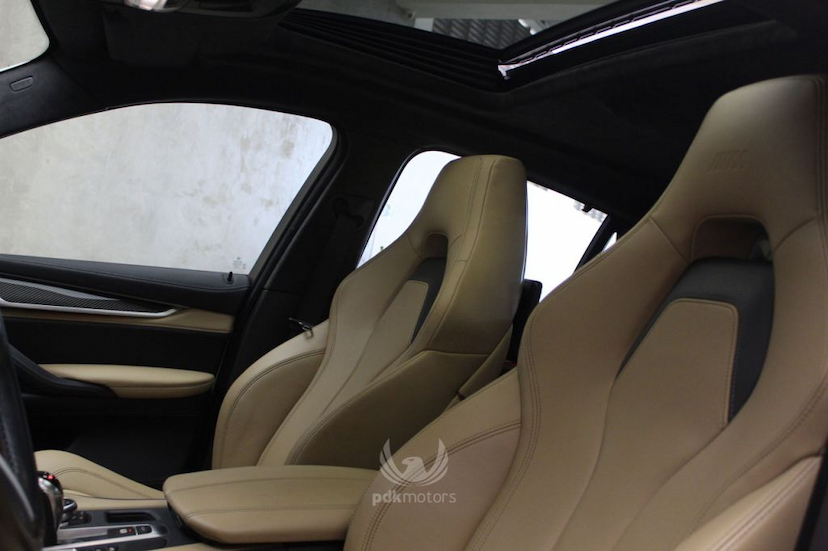 Foto do veículo BMW  X6 M 2016 31.450 KM 359.000,00