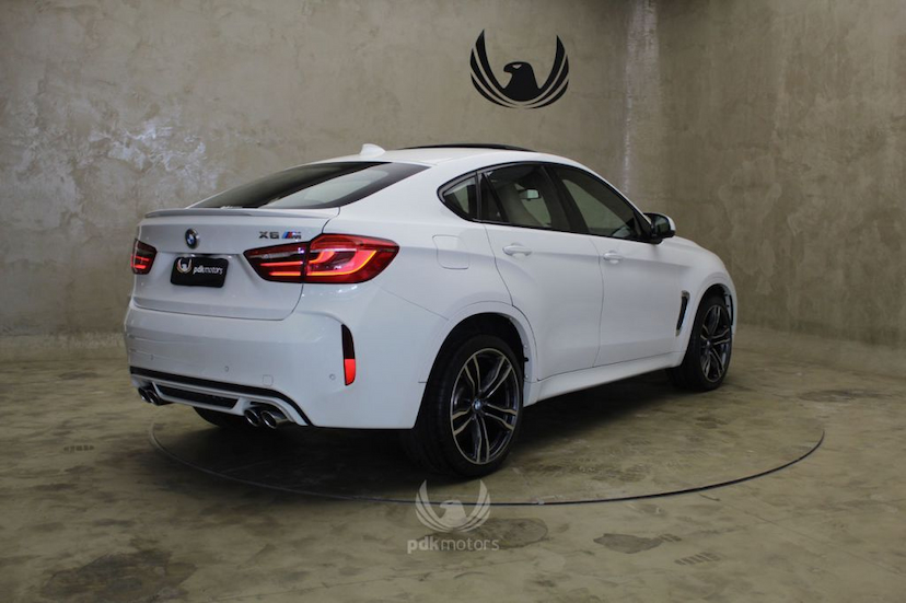 Foto do veículo BMW  X6 M 2016 31.450 KM 359.000,00