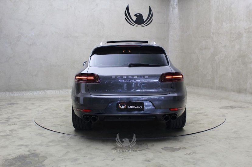 Foto do veículo PORSCHE  MACAN TURBO 2015 18.692 KM 339.900,00