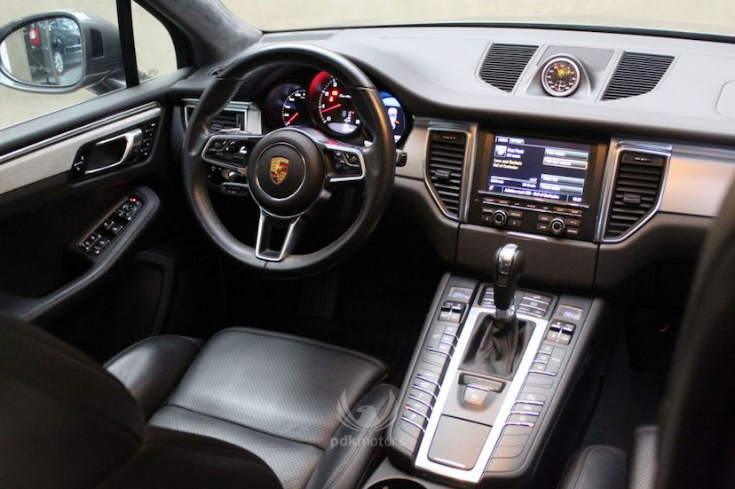 Foto do veículo PORSCHE  MACAN TURBO 2015 18.692 KM 339.900,00