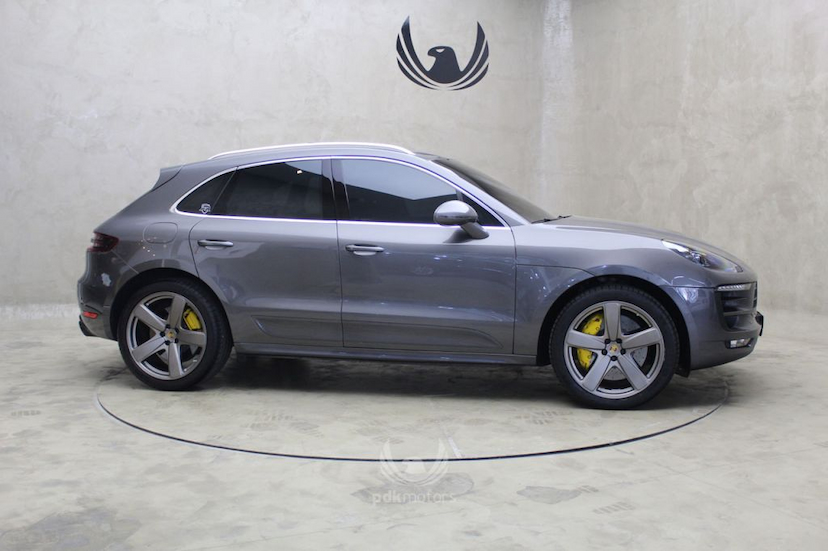Foto do veículo PORSCHE  MACAN TURBO 2015 18.692 KM 339.900,00