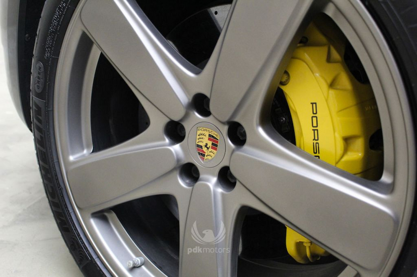 Foto do veículo PORSCHE  MACAN TURBO 2015 18.692 KM 339.900,00