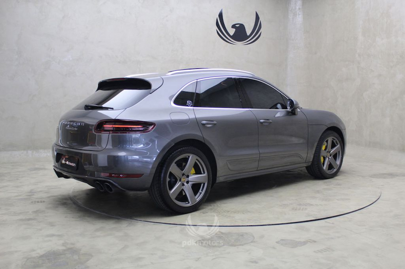 Foto do veículo PORSCHE  MACAN TURBO 2015 18.692 KM 339.900,00