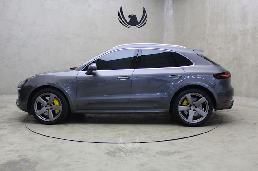 Foto do veículo PORSCHE  MACAN TURBO 2015 18.692 KM 339.900,00