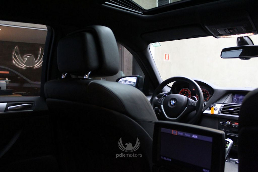 Foto do veículo BMW  X6 35I X-DRIVE 2012 44.831 KM 149.000,00