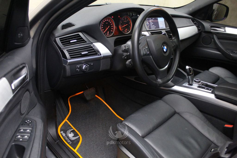 Foto do veículo BMW  X6 35I X-DRIVE 2012 44.831 KM 149.000,00