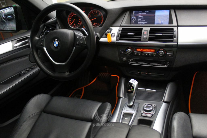 Foto do veículo BMW  X6 35I X-DRIVE 2012 44.831 KM 149.000,00