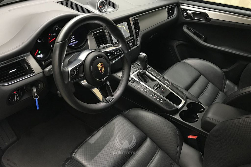 Foto do veículo PORSCHE  MACAN TURBO 2015 40.107 KM 329.000,00