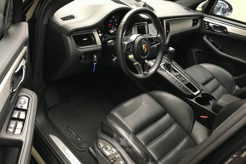 Foto do veículo PORSCHE  MACAN TURBO 2015 40.107 KM 329.000,00